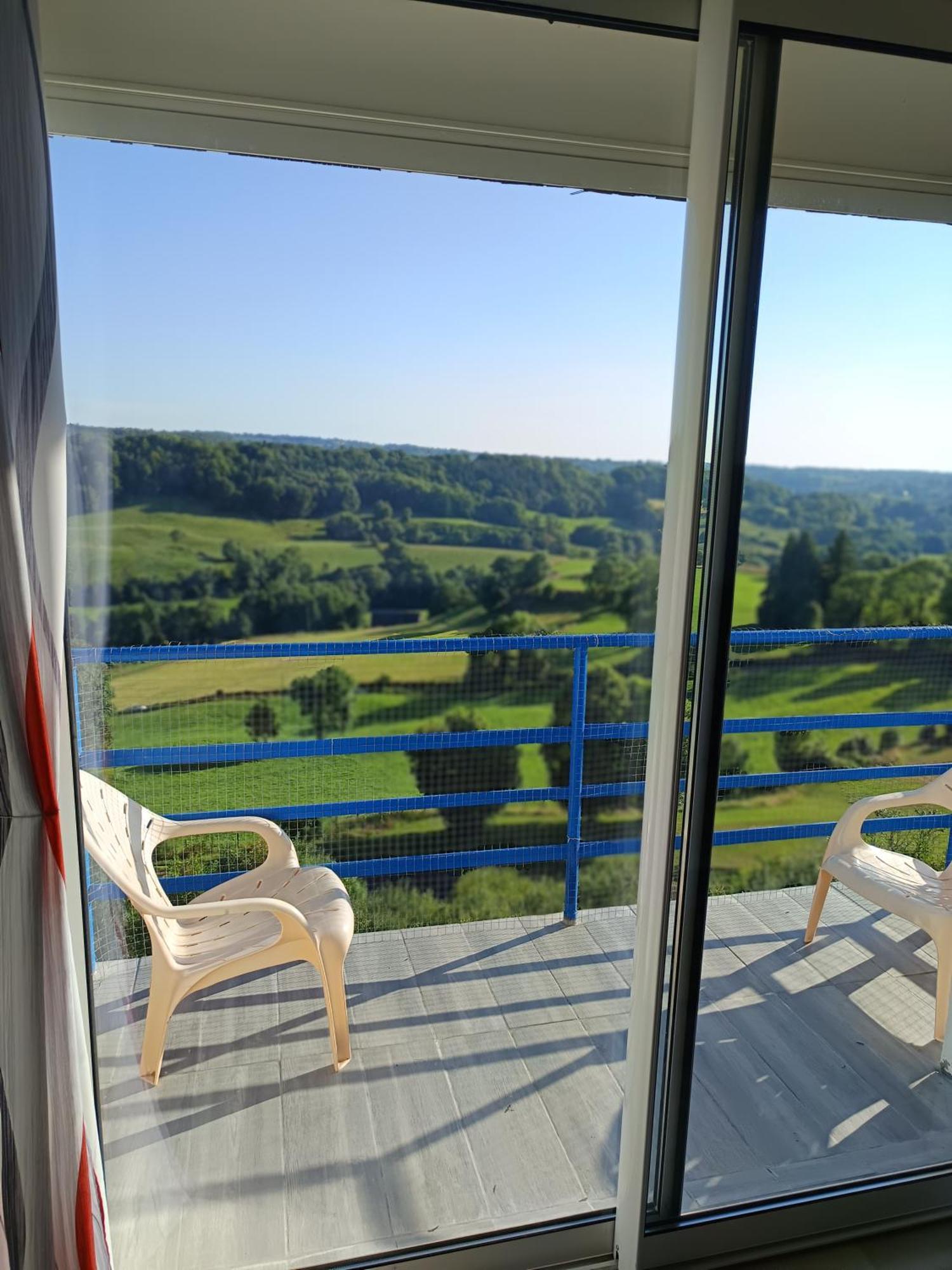 Bellevue Apartman La Tour-dʼAuvergne Kültér fotó